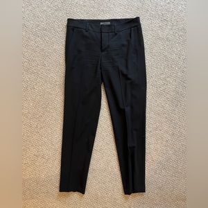 Vince Tapered Trousers. Mid-rise and ankle length. Perfect for work /play!